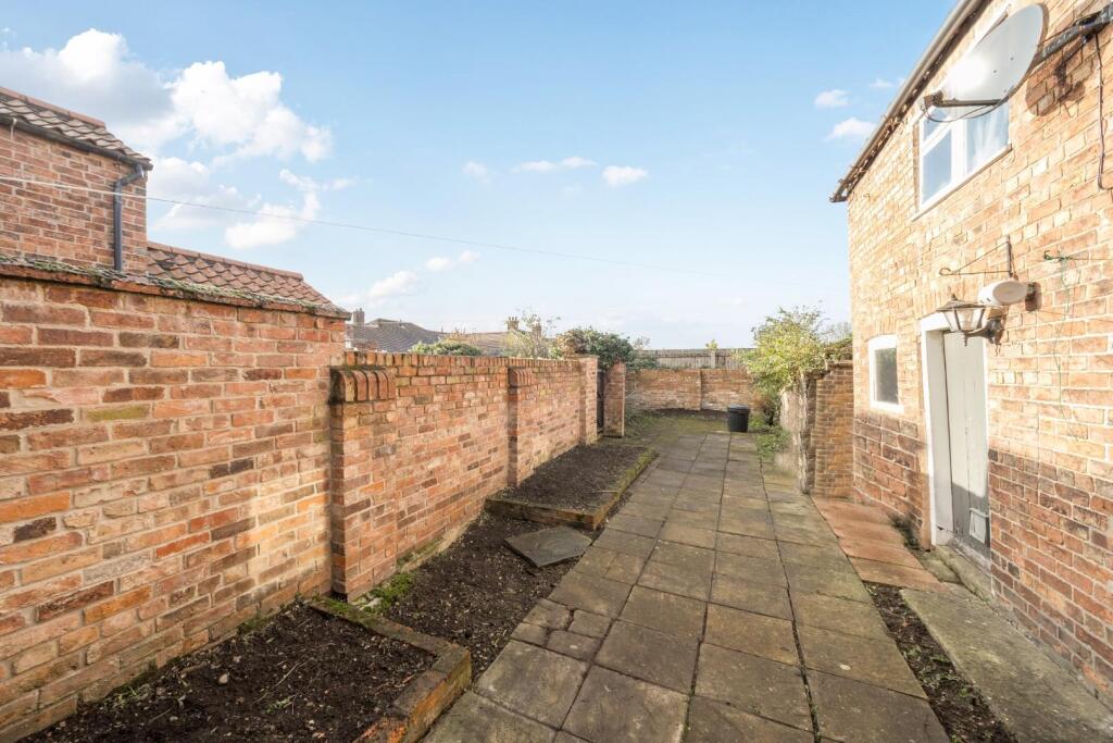 2nd view PROPERTY REAR.jpg