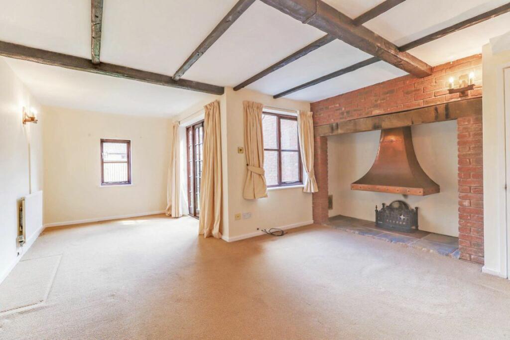 Bishops Cleeve GL52 8NL