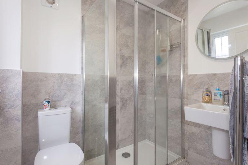 EN SUITE 