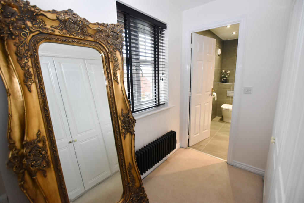 Principal Dressin...