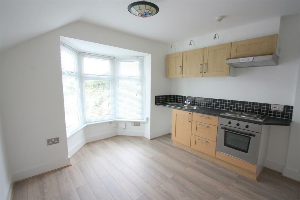 Flat 3, 15 Edgcumbe Avenue Kitchen Area