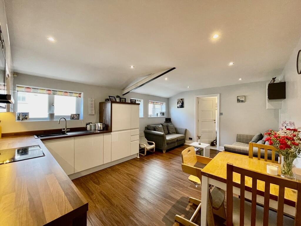 Living Area (3)