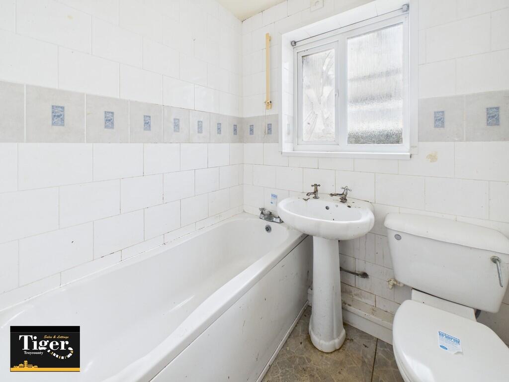 CAM02176G0-PR0767...