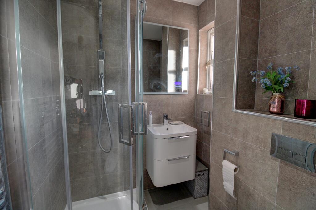 Ensuite - Bedroom 2