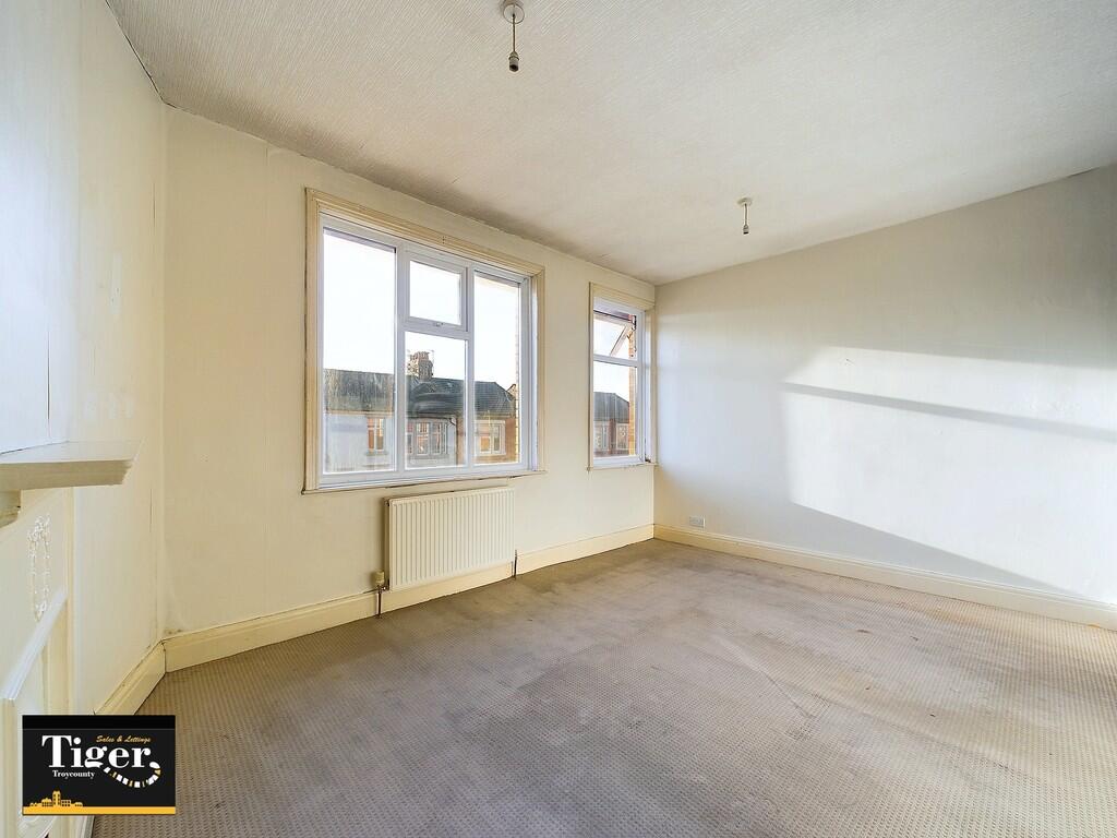 CAM02176G0-PR0472...