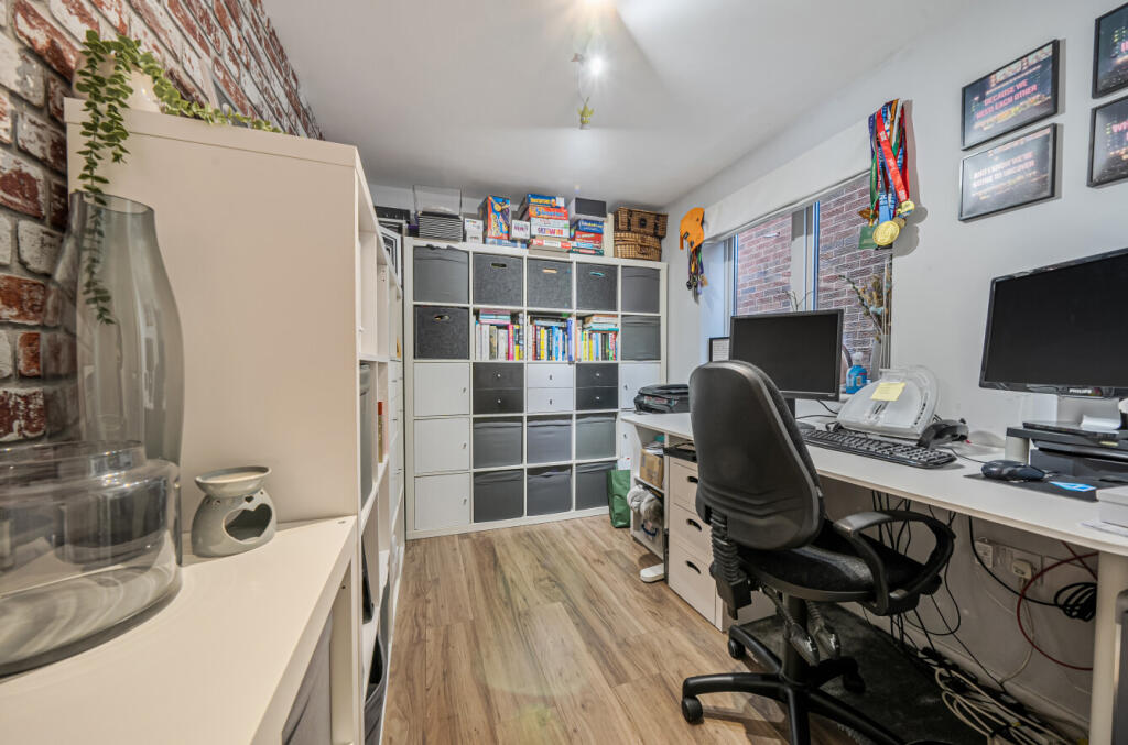 1376409-21-692482...