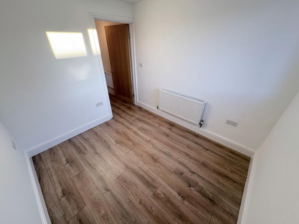 Bedroom 2 / Play room