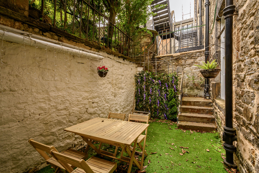 Private Courtyard