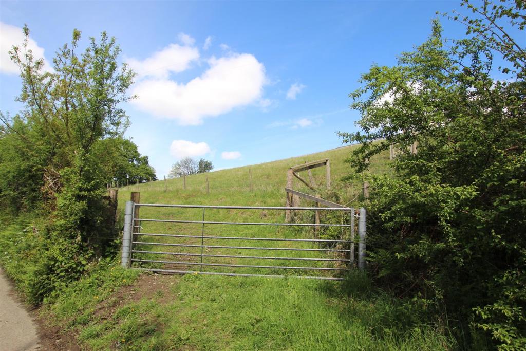 land access gate.JPG