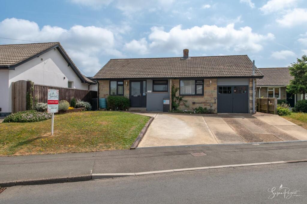 Welcome to 102 Crossfield Avenue