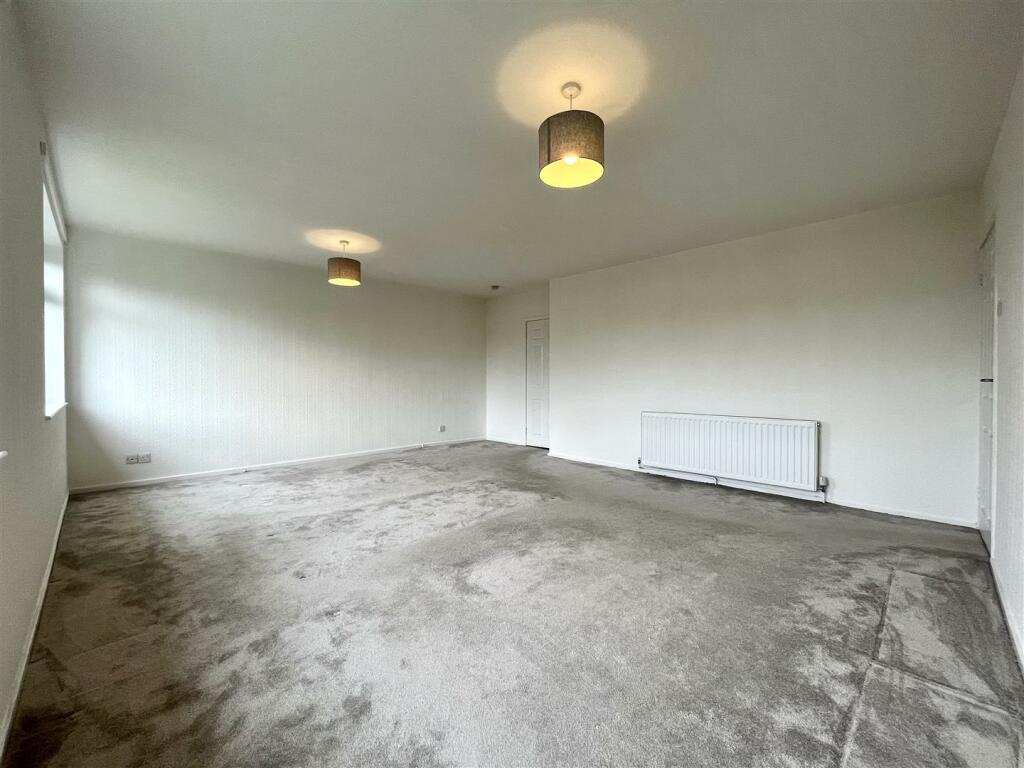Dining / Living Room Aspect 3