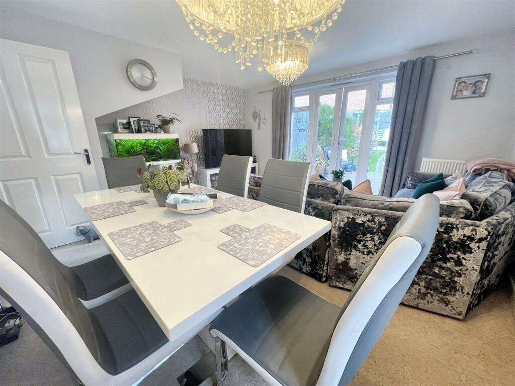 Lounge/Diner