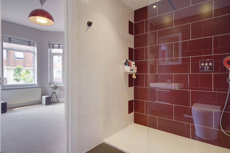 Bedroom One (En-Suite)