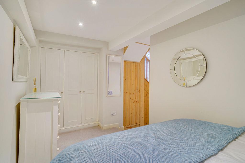NewKing'sRoad169,Flat2-16.jpg