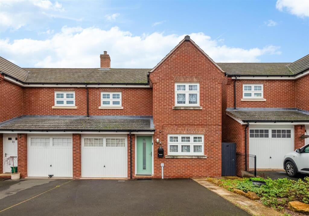 Poplar Way, Whitnash, Leamington Spa