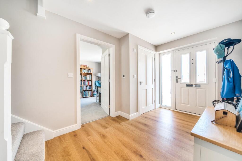 ENTRANCE HALL.jpg