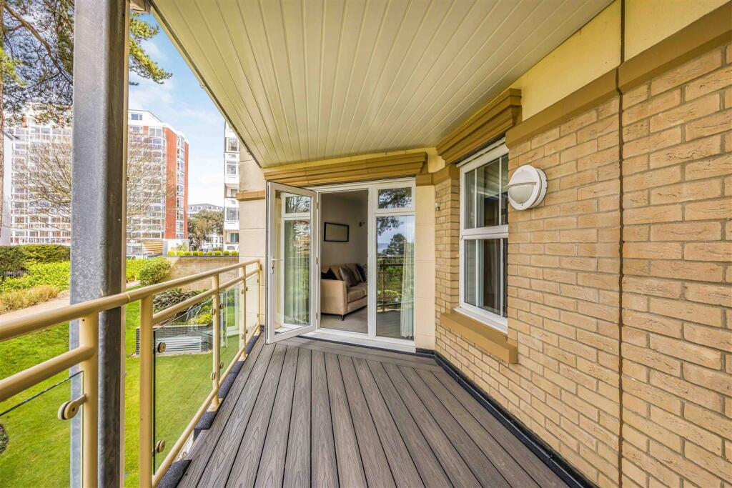 Flat 12, Bay View Gardens 14b, West Cliff Road, Bo