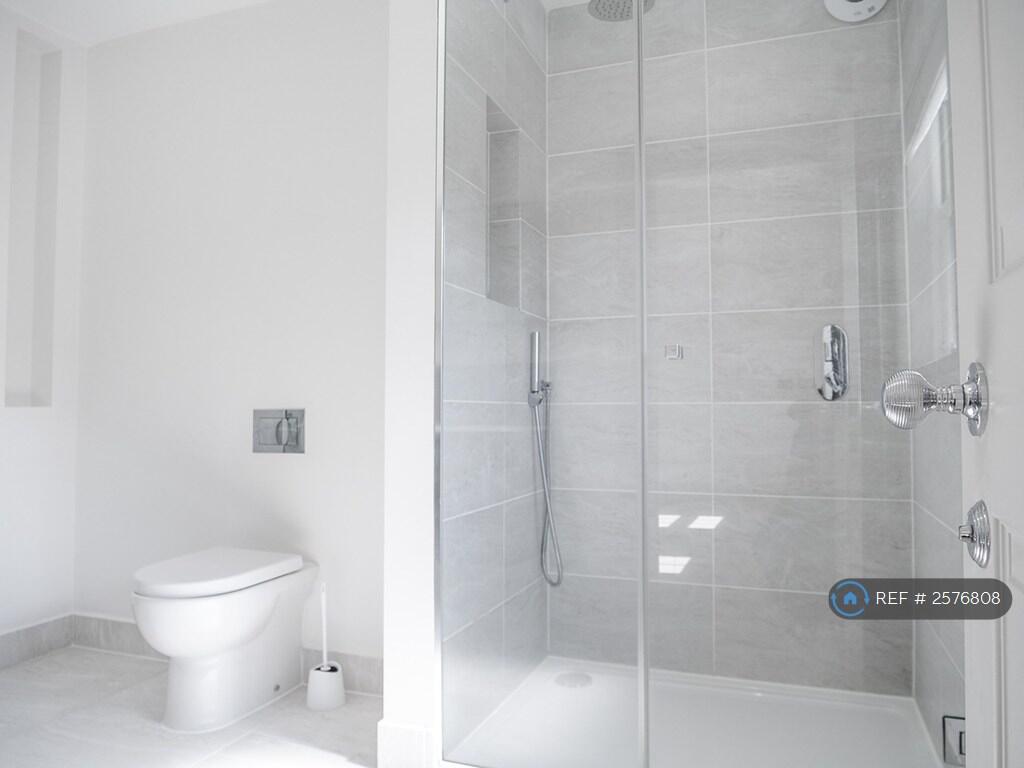 Master Ensuite