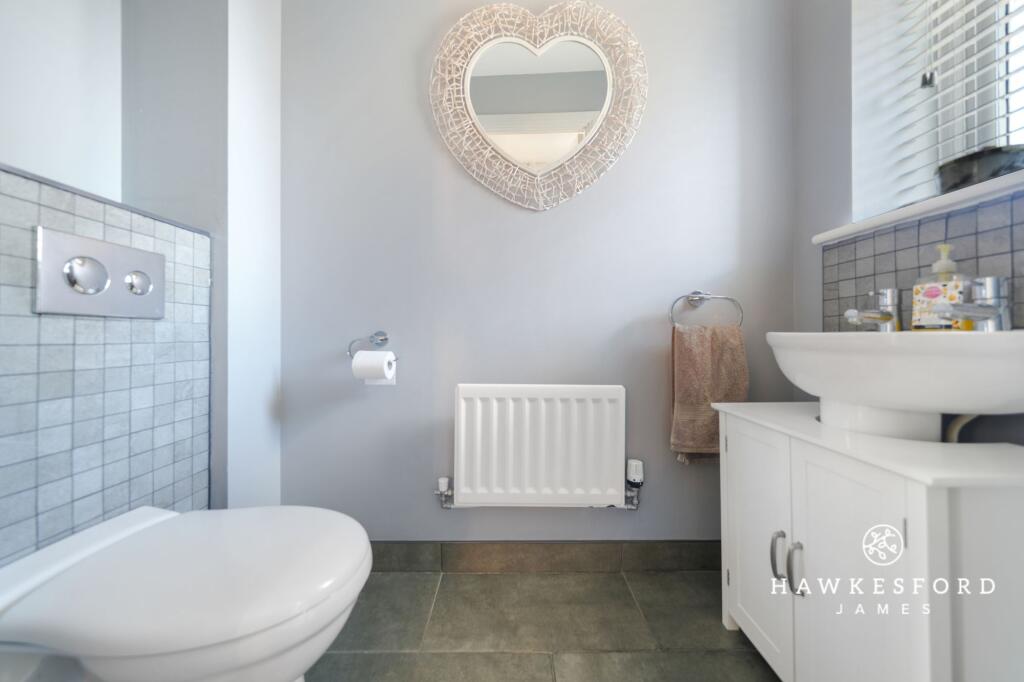 Buttercup Avenue, Minster on Sea - W.C