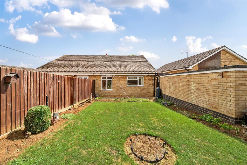 15 Simons Walk, Pattishall (3).jpg