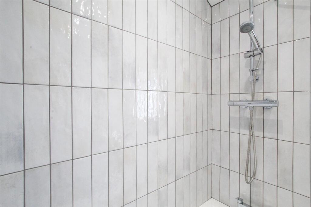Family Bathroom.jpg