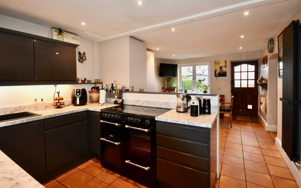 Kitchen/Breakfast Room