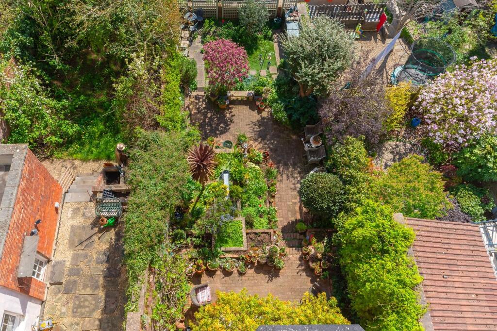 1S2PKN - Garden G.jpg