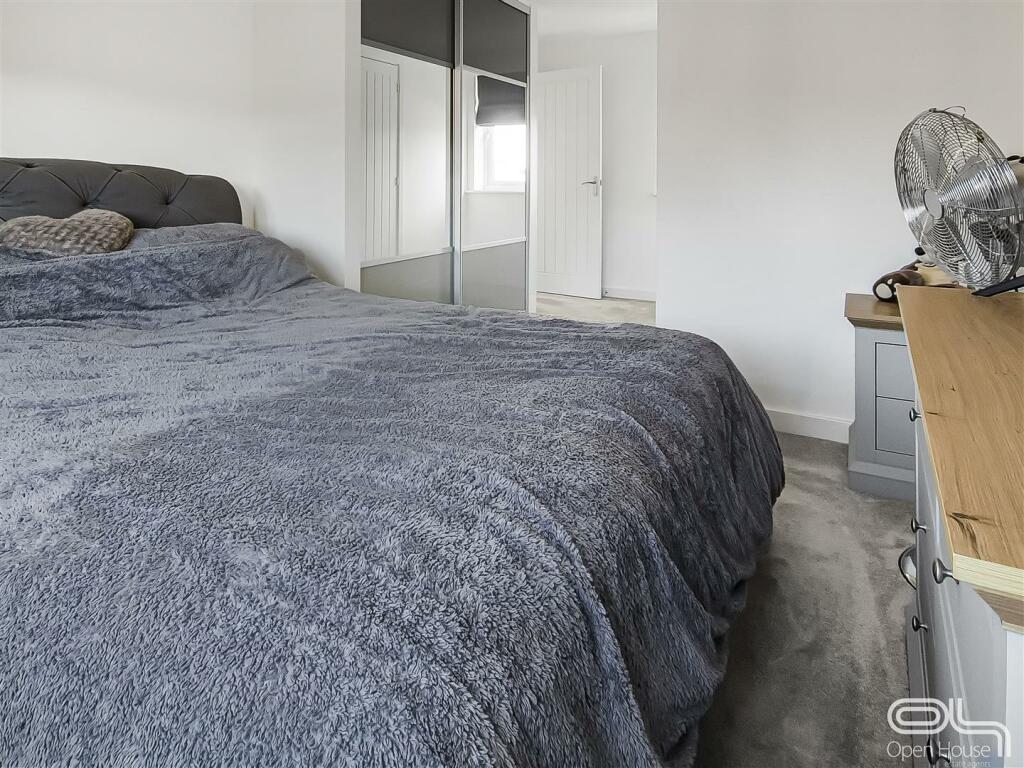 master bedroom (2).jpg