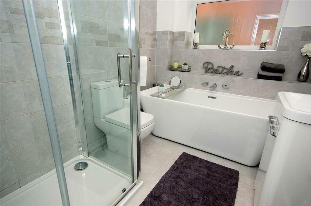 BATH / SHOWER ROOM