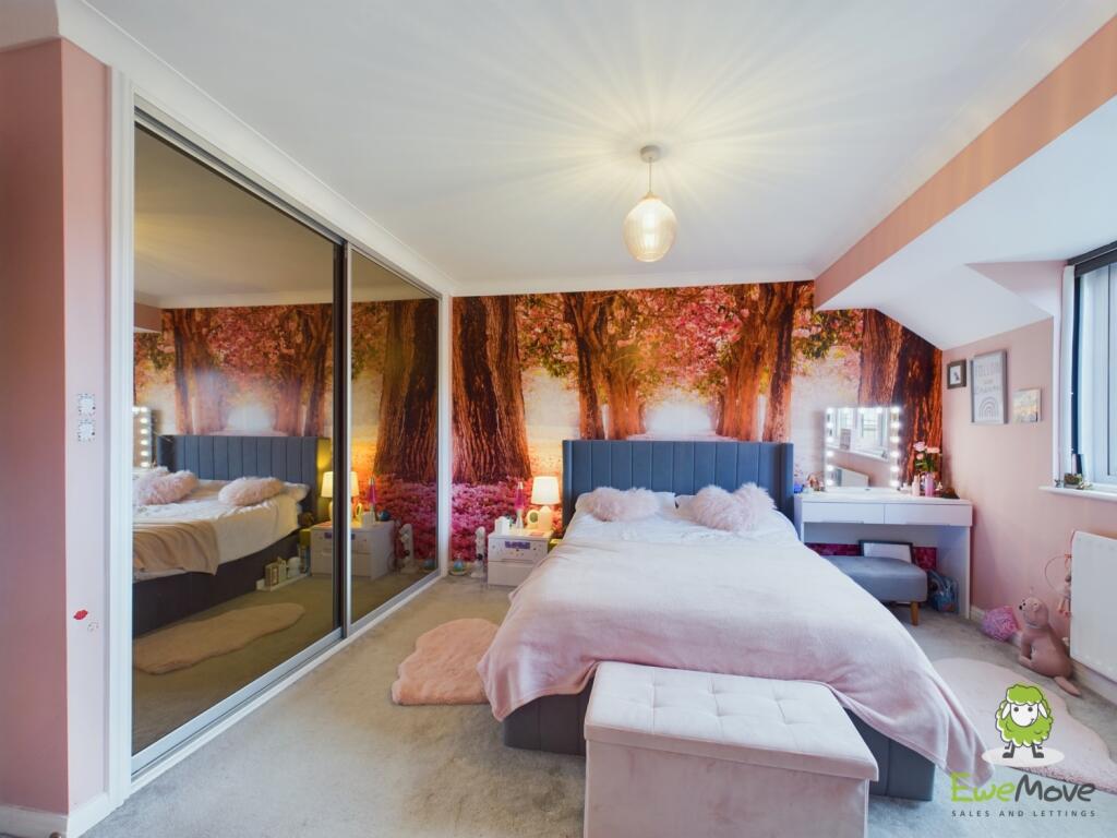 CAM03778G0-PR0171-STILL041