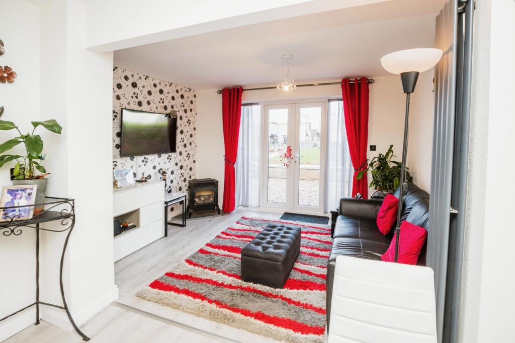 Lounge / Kitchen