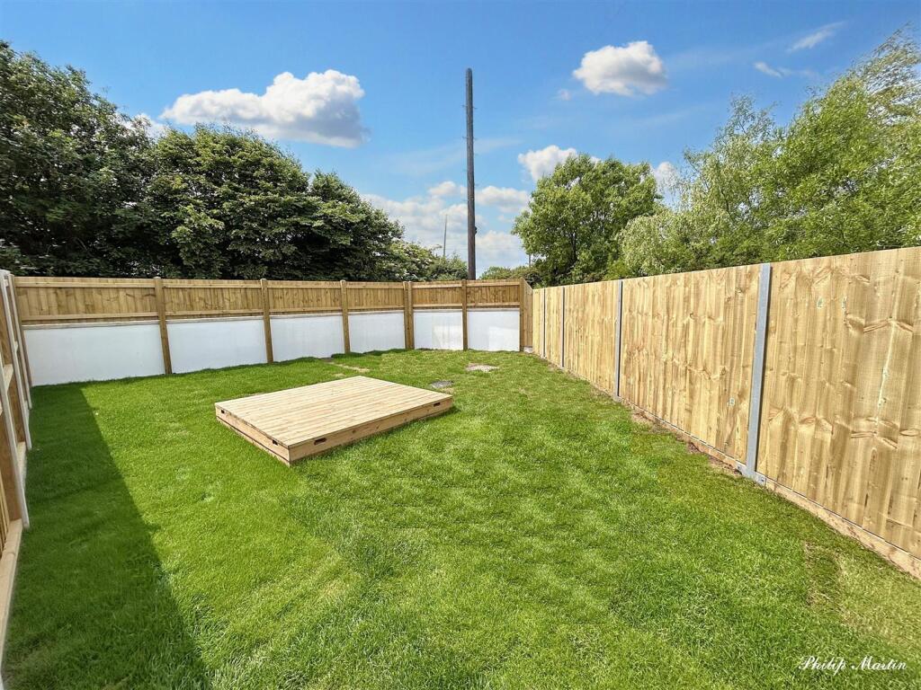 1 Deans Close Pic 4.jpg