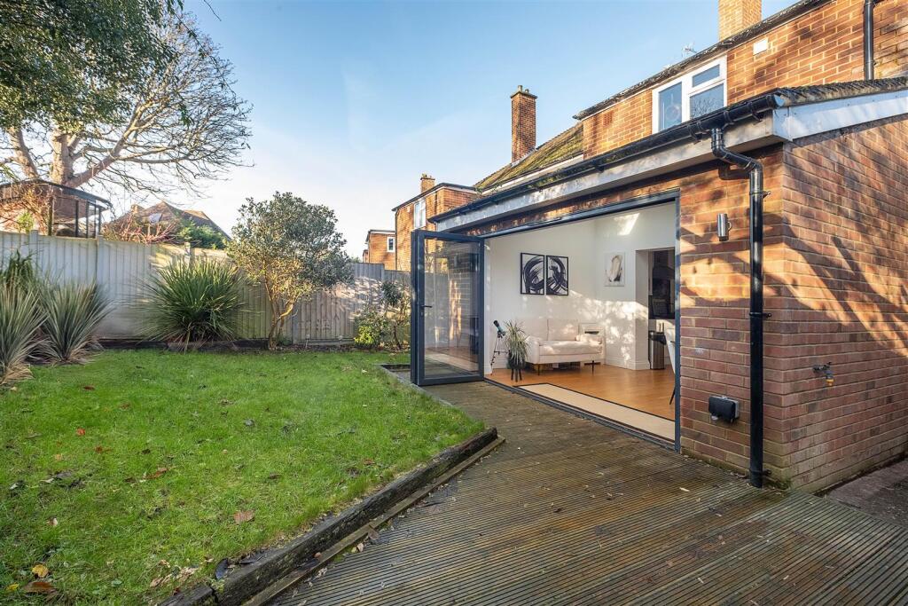 31--LINDEN-CLOSE-0014 copy.jpg