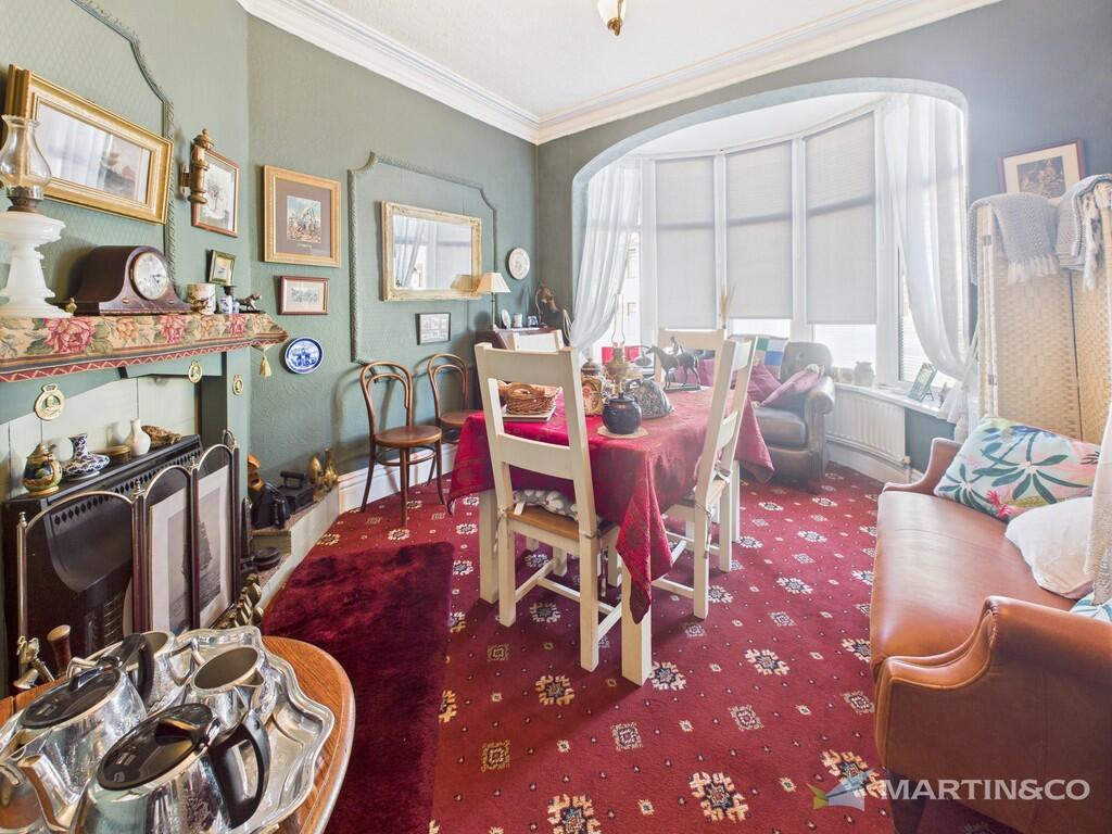 CAM02318G0-PR0496...