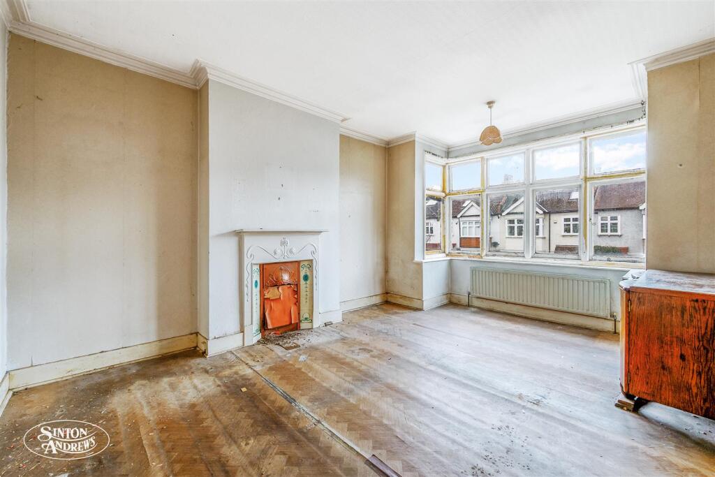 60 Haslemere Avenue-10.jpg