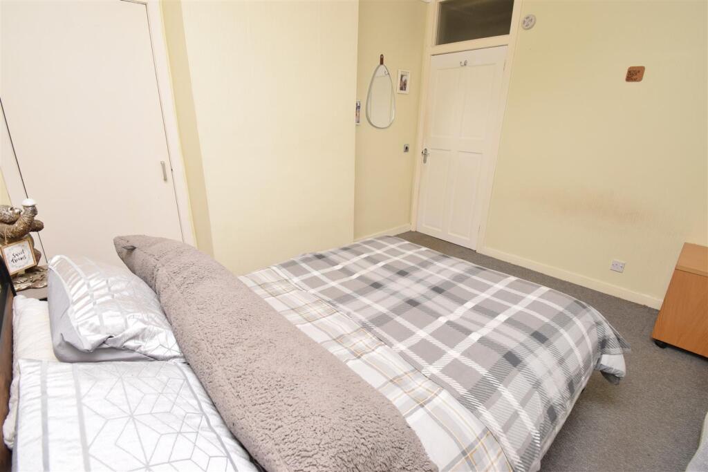 BEDROOM ONE (2).JPG