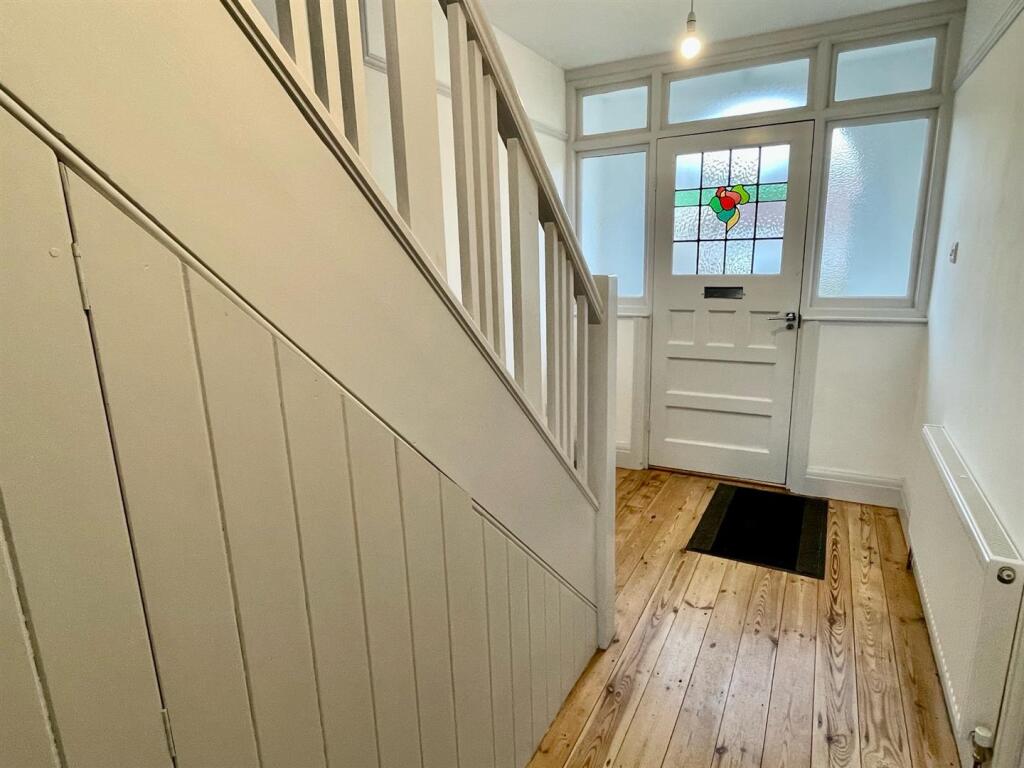 Entrance Hall,.,.jpg