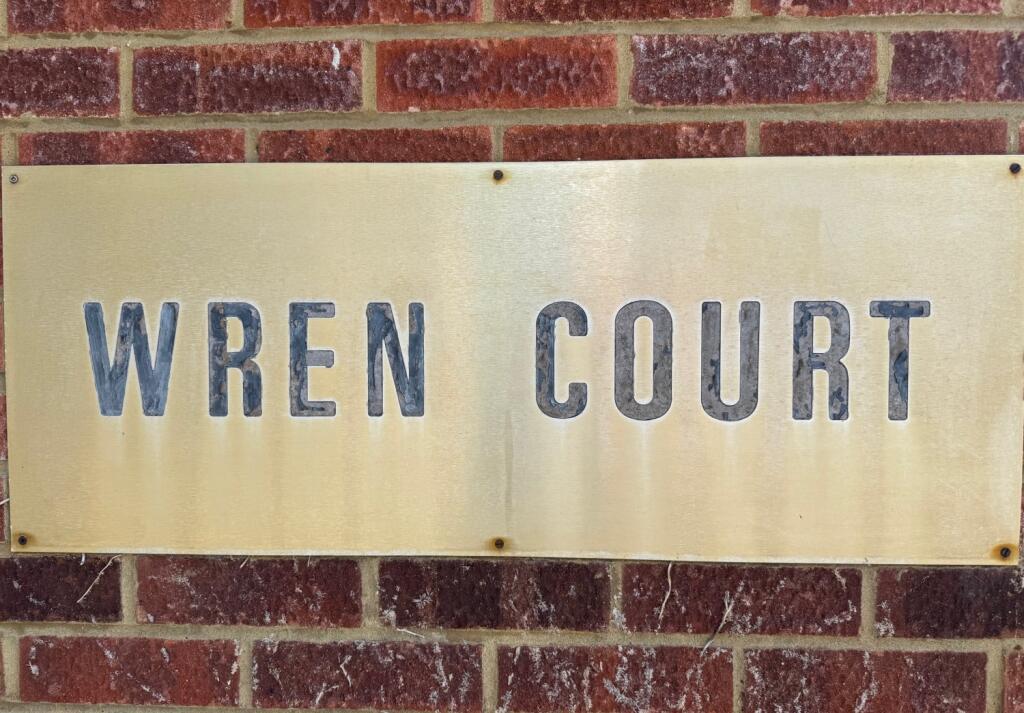 6 Wren Court - Sign