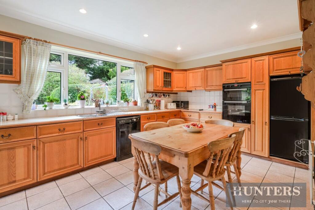 AVONDALE AVENUE (16).jpg