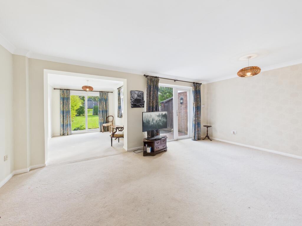 CAM02119G0-PR0459-STILL003