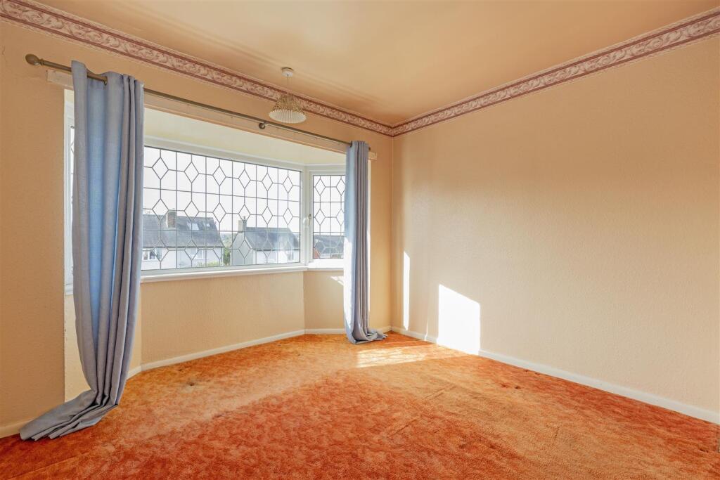 Bedroom 1-1.jpg