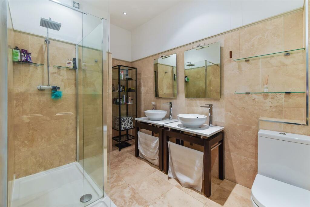 Shower Room.jpg