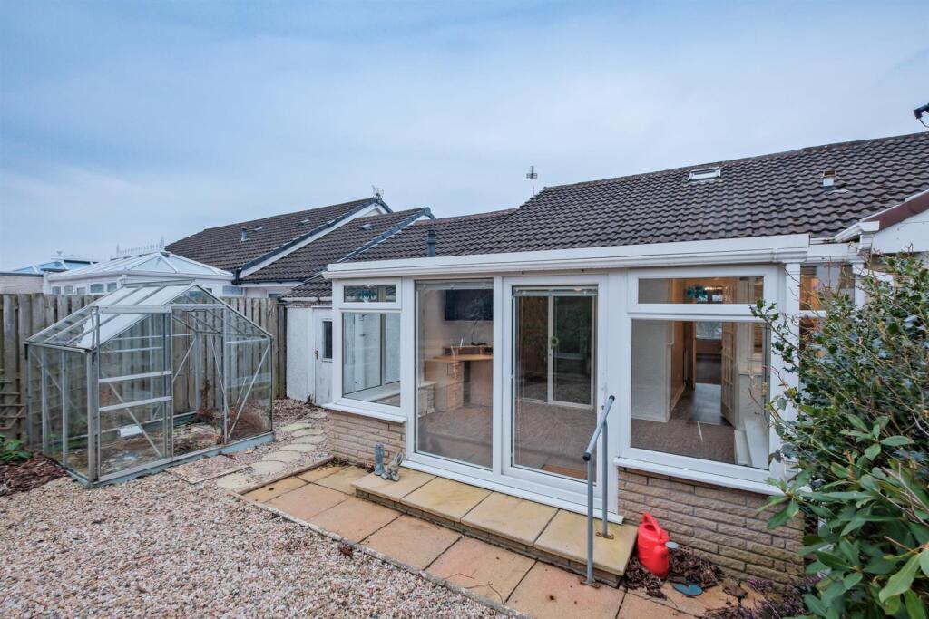 009-3 East Ave, Carluke ML8 5TS.jpg