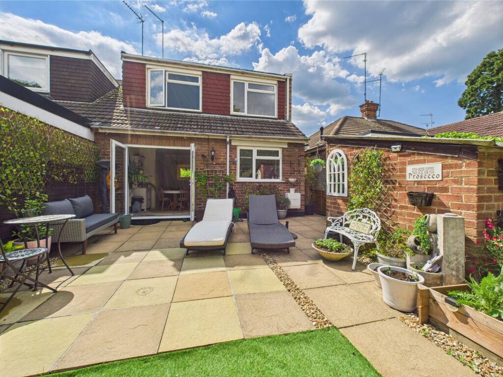 3. CAM04922G0-PR0020-STILL022