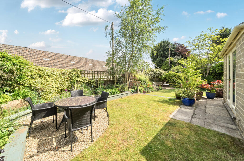 1297476-11-682f3d...