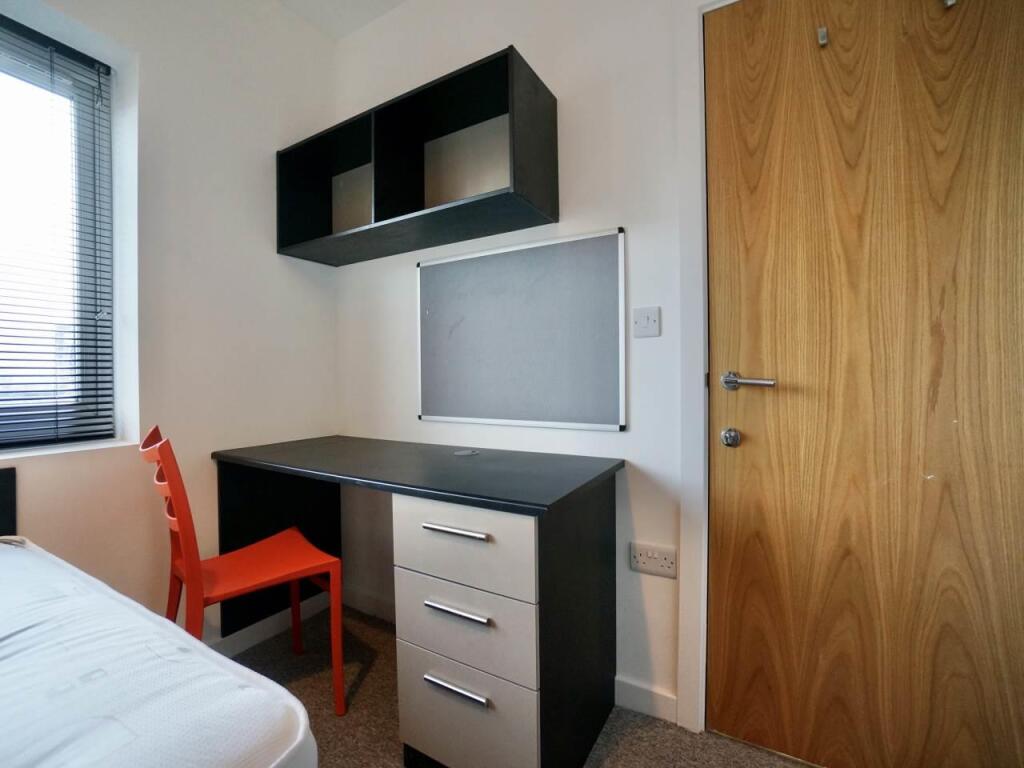 Bed 2.2.jpg