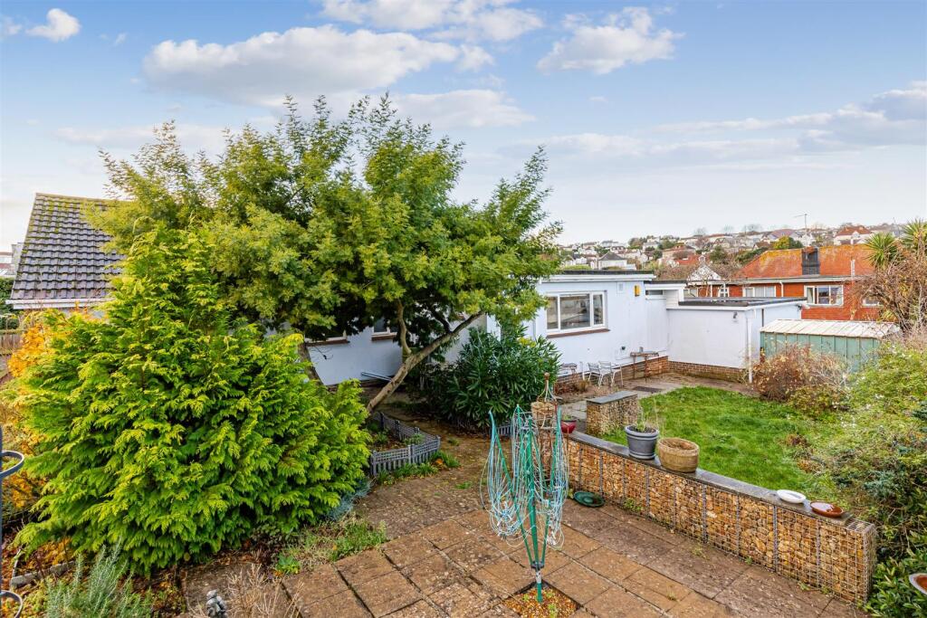 A09 - Southway Headland Road, Torquay - 251203.jpg