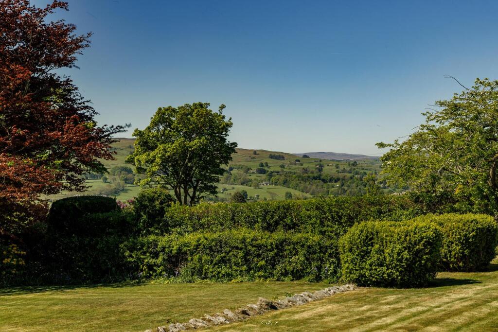 Eggleshope House East_007_web.jpg