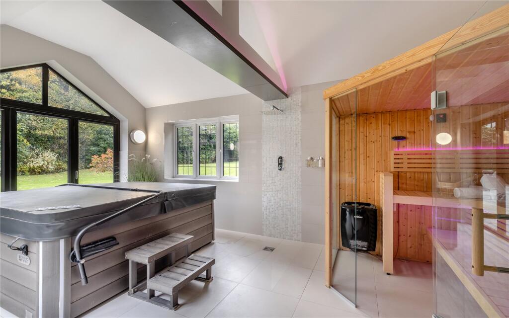 Leisure Suite