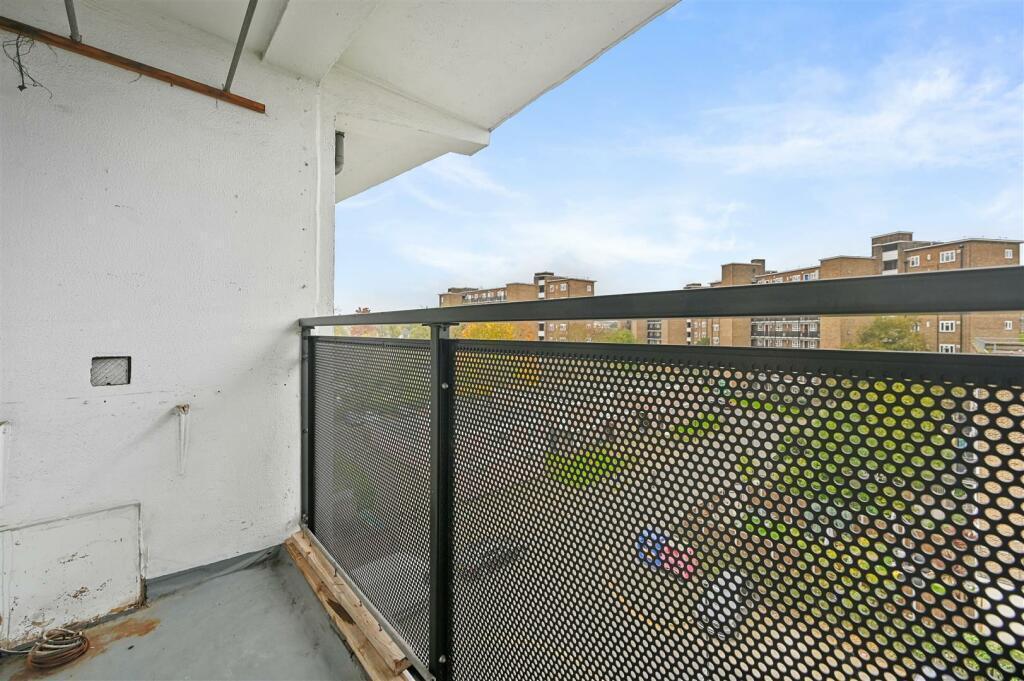 Flat 48 Warnham House, Upper Tulse Hill, Brixton, London, SW2 2SA